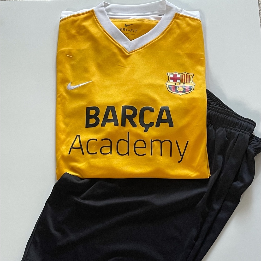 NEW!🔥Nike boys athletic soccer set sz L